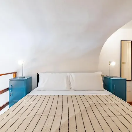 The Traveller's House - Station Apartament Palermo