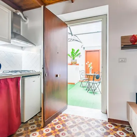 The Traveller's House - Station Apartament