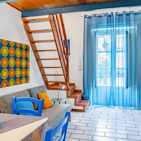 Apartament The Traveller's House - Station Palermo