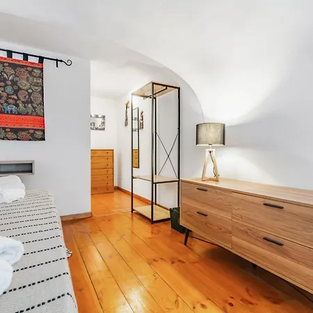 Apartament The Traveller's House - Station Palermo