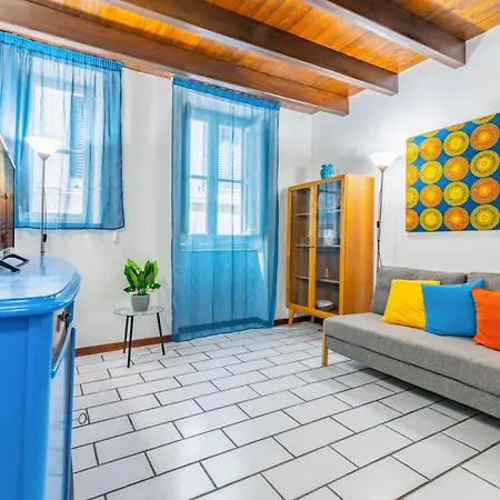 The Traveller's House - Station Apartament Palermo