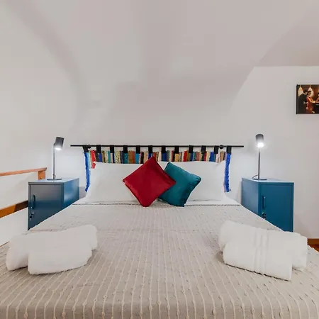 The Traveller's House - Station Apartament Palermo