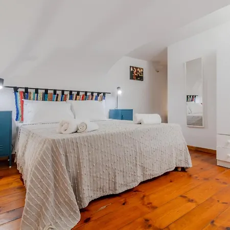 Guesthost - The Traveller's House - Station Apartment